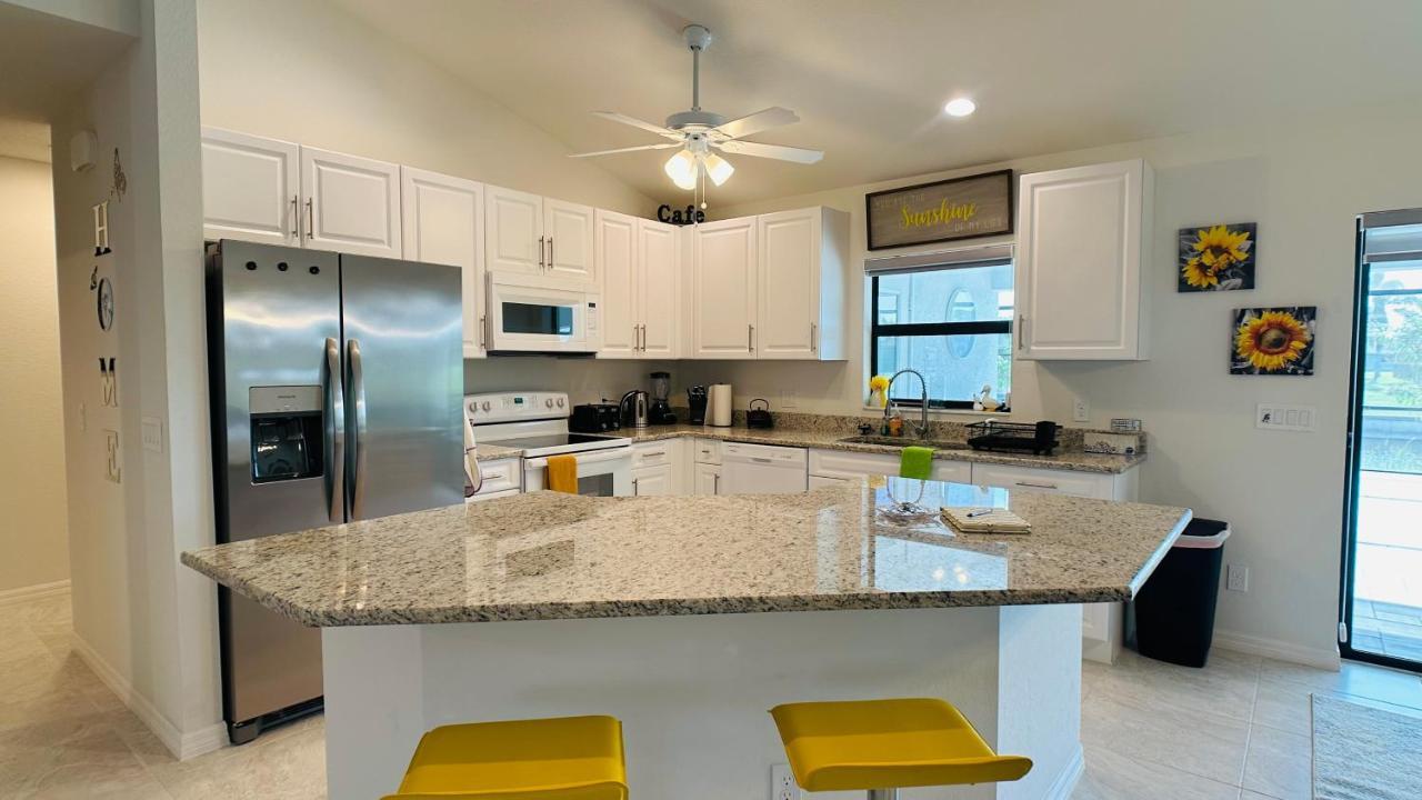 The Salt Life Get Away - Cape Coral, Florida Villa Kültér fotó