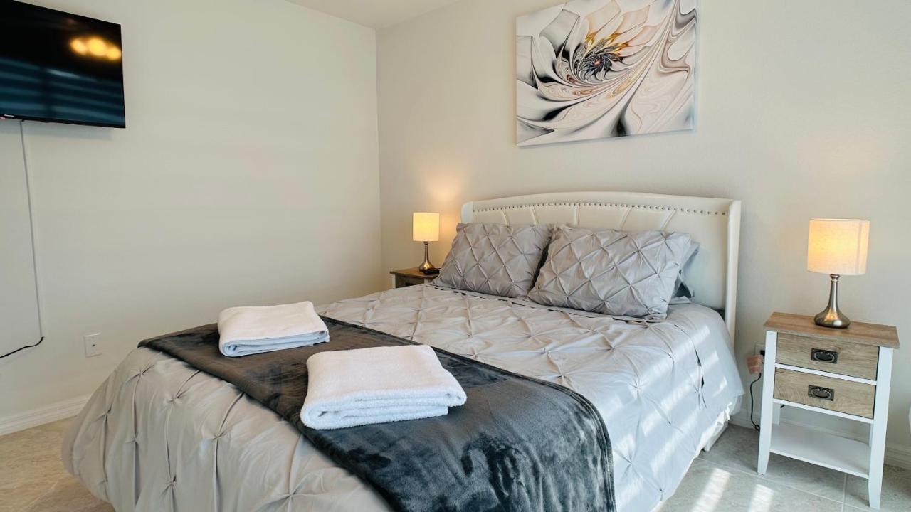 The Salt Life Get Away - Cape Coral, Florida Villa Kültér fotó
